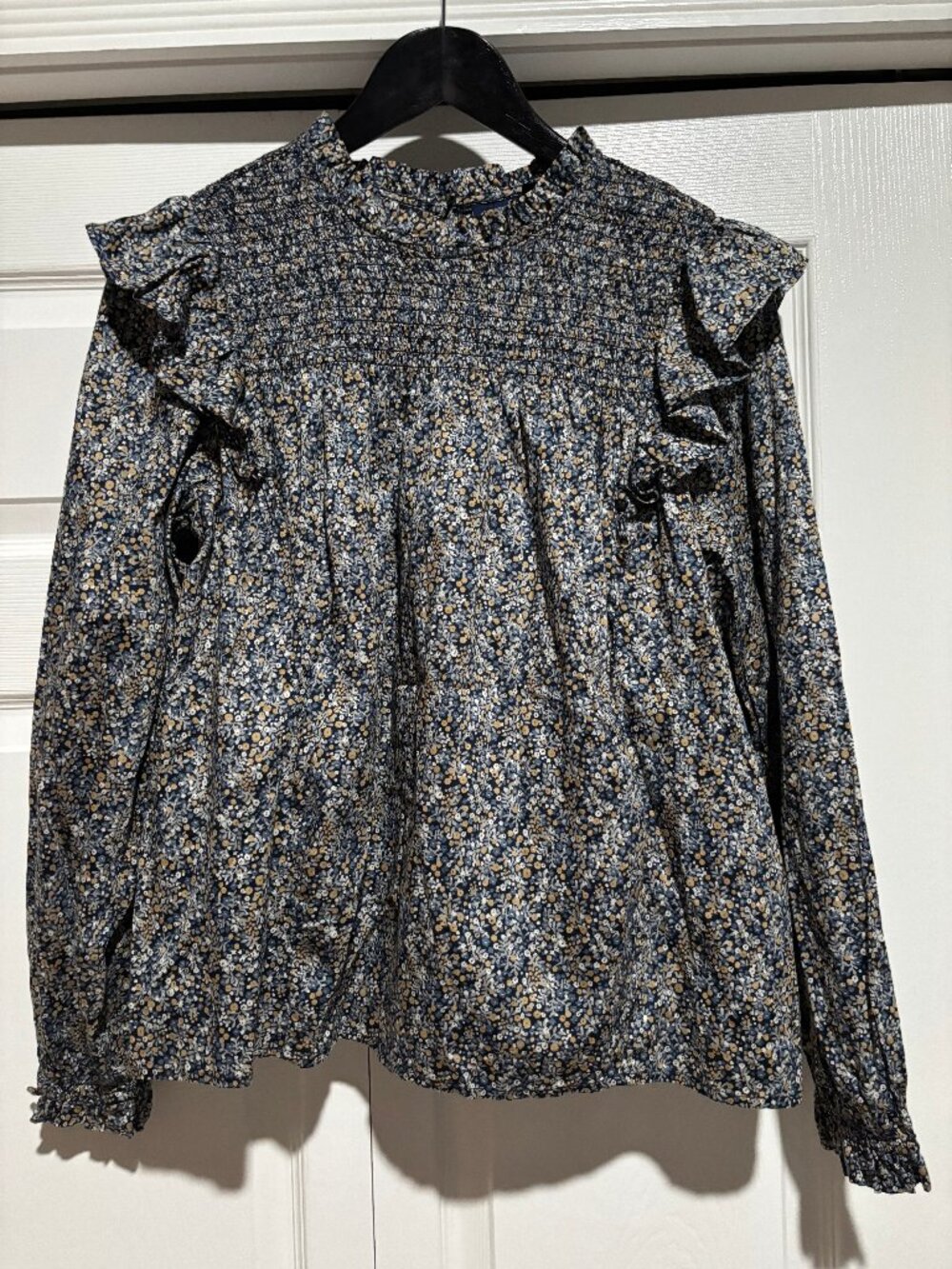Gap Smocked Ruffle Top Size Small